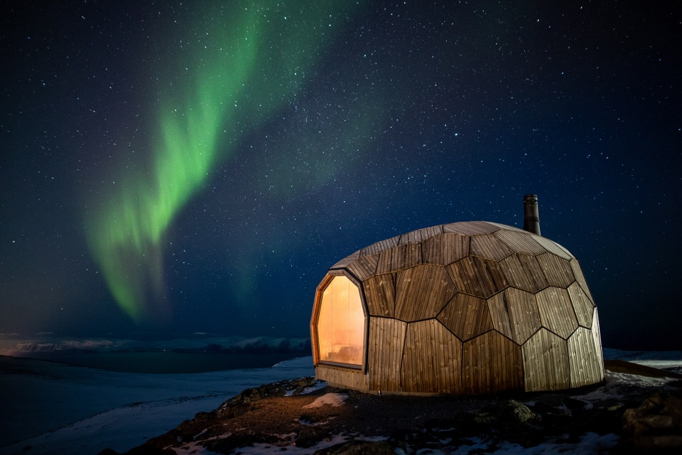 hammerfest hiking cabins by spinn arkitekter