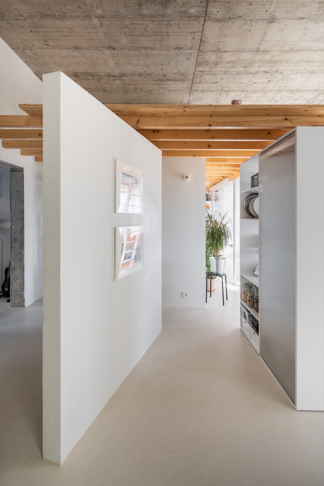 Pink Mill Apartment by Kilo/Honč - 谷德设计网