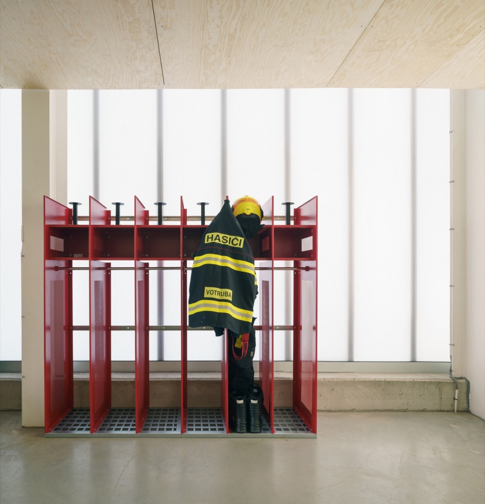 jircany fire station SOA architekti