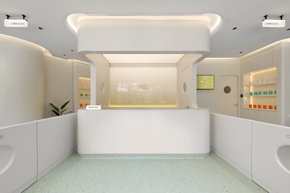 Hong Kong SAA Veterinary Centre by Karv One Design