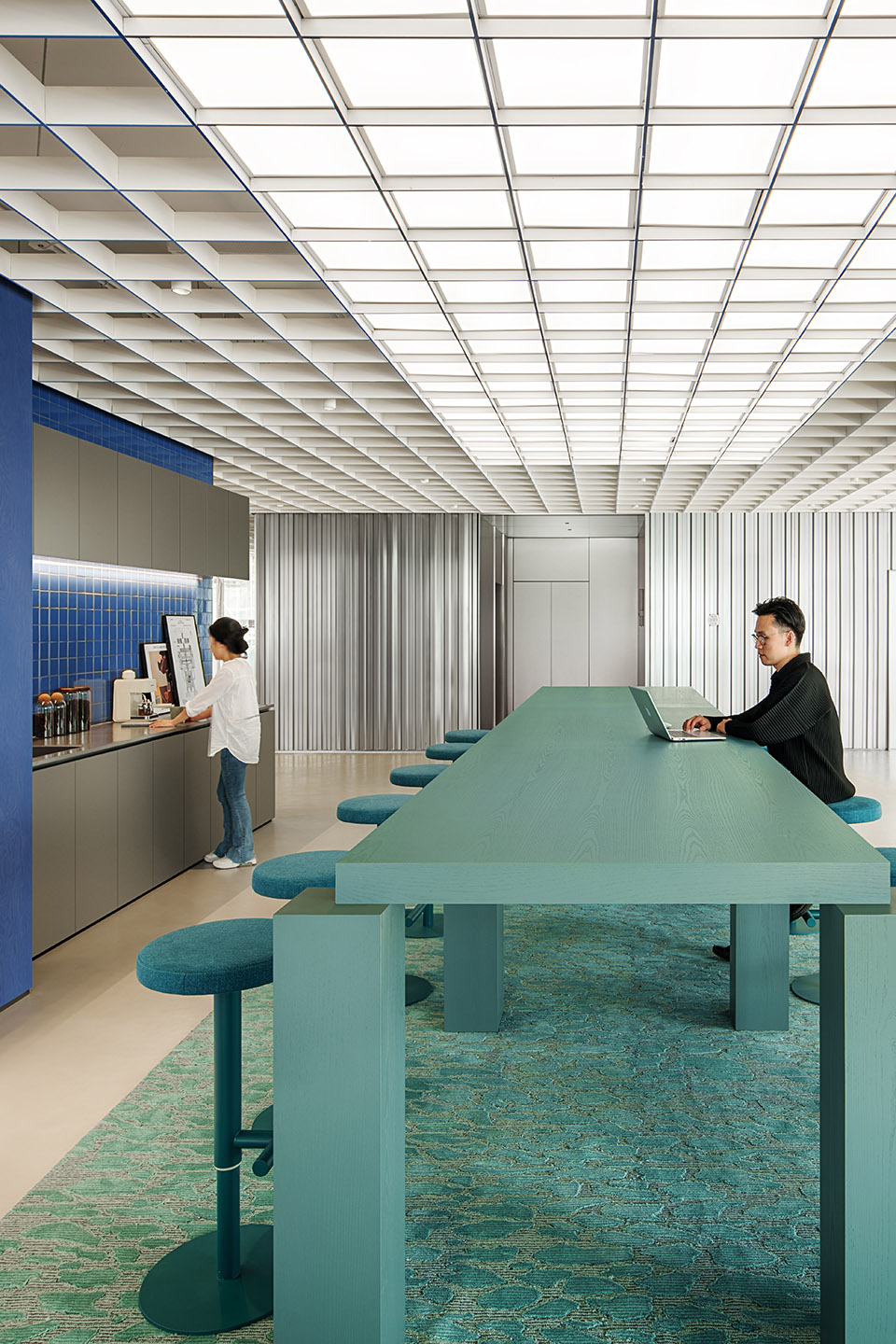 max show office hangzhou by ippolito fleitz group
