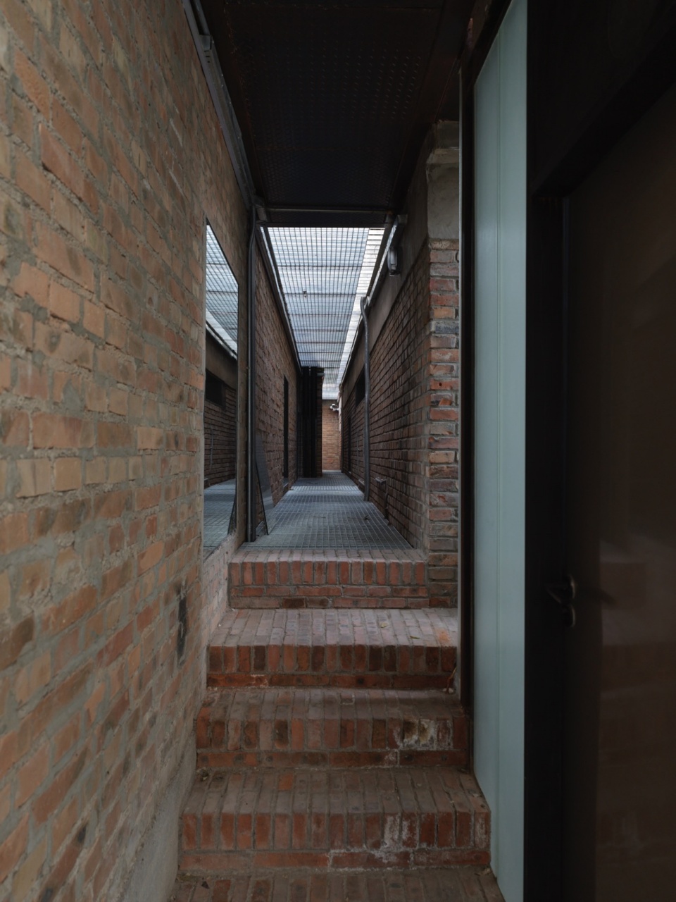 Concrete Screen Courtyard of Wind H Art Center 751 Phase 2 Phase 3 by Jin Qiuye Studio