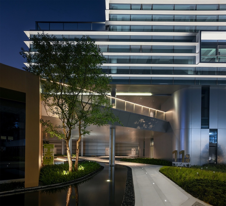 Lingfeng Smart Valley Platform Demonstration Zone Construction Project by The Design Institute of Landscape Architecture China Academy of...