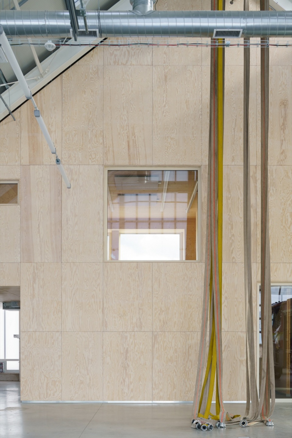 jircany fire station SOA architekti