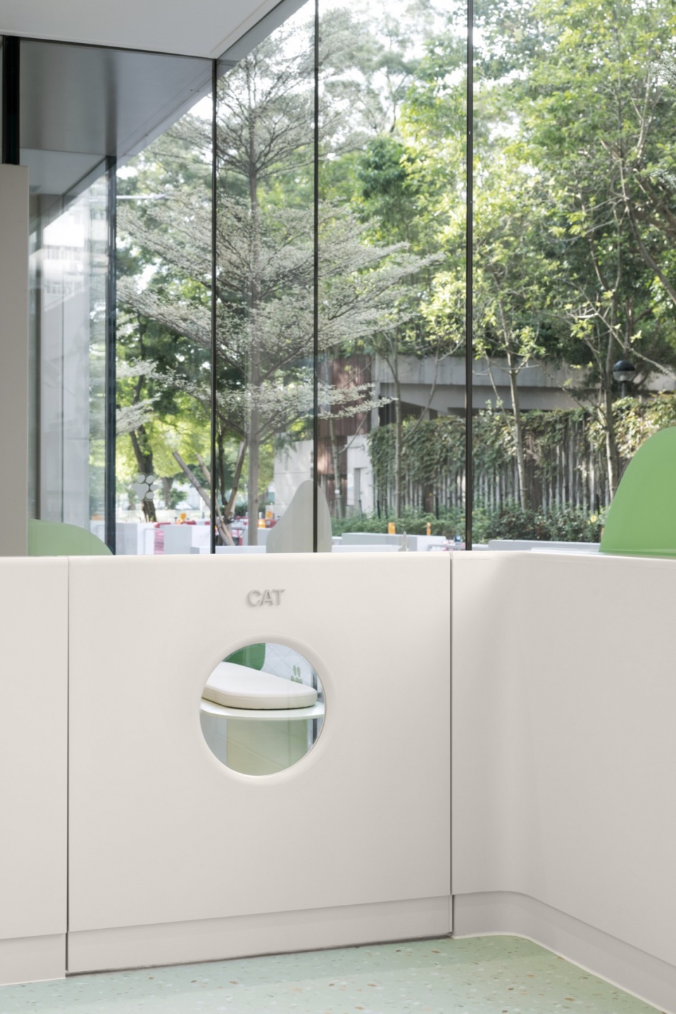 Hong Kong SAA Veterinary Centre by Karv One Design