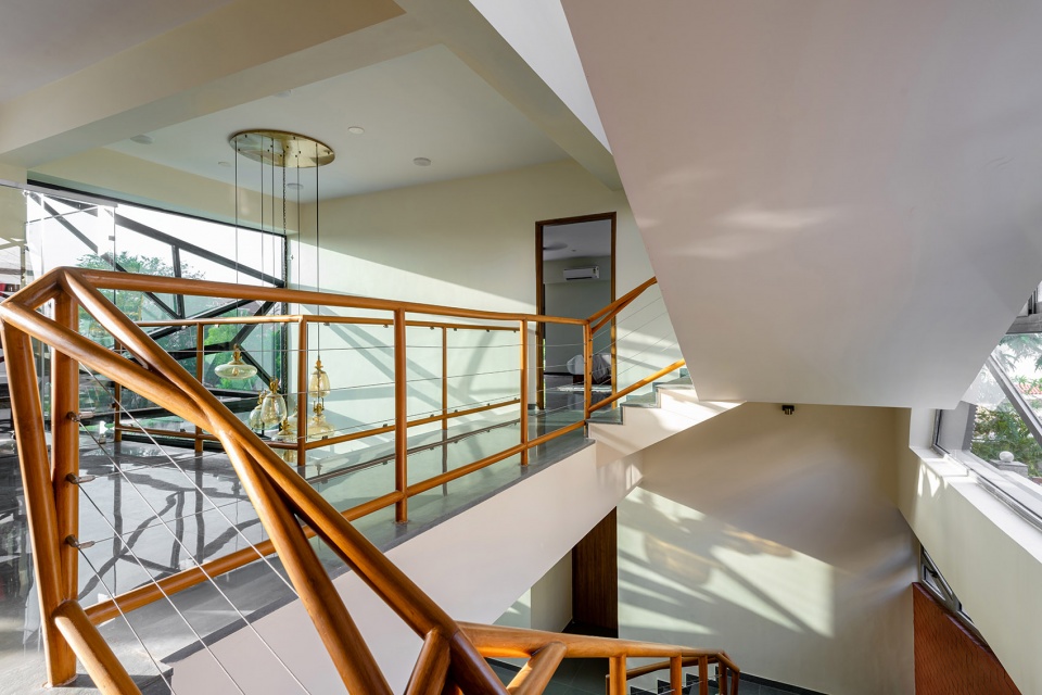 house of dynamic sunlight by hsc designs