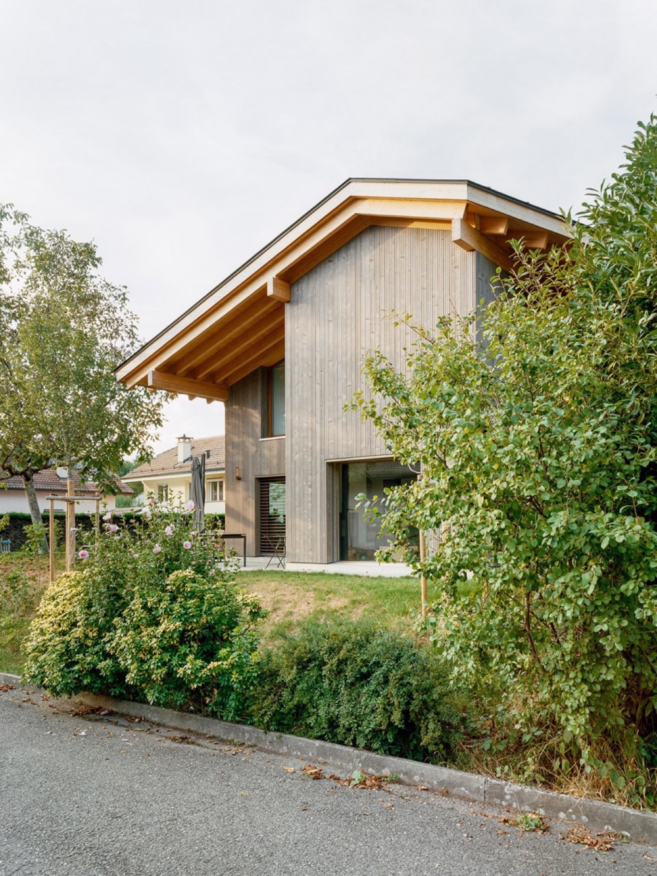 Construction of a villa in Veyrier by Lacroix Chessex