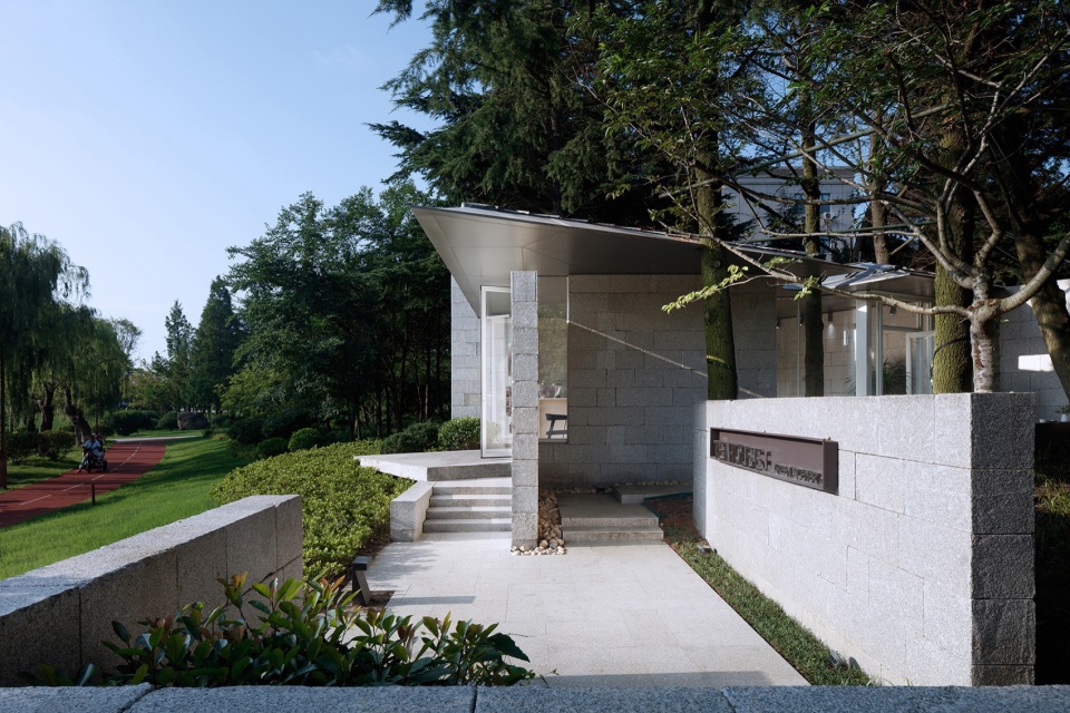 Greenscene Teahouse by Art Zen Architects