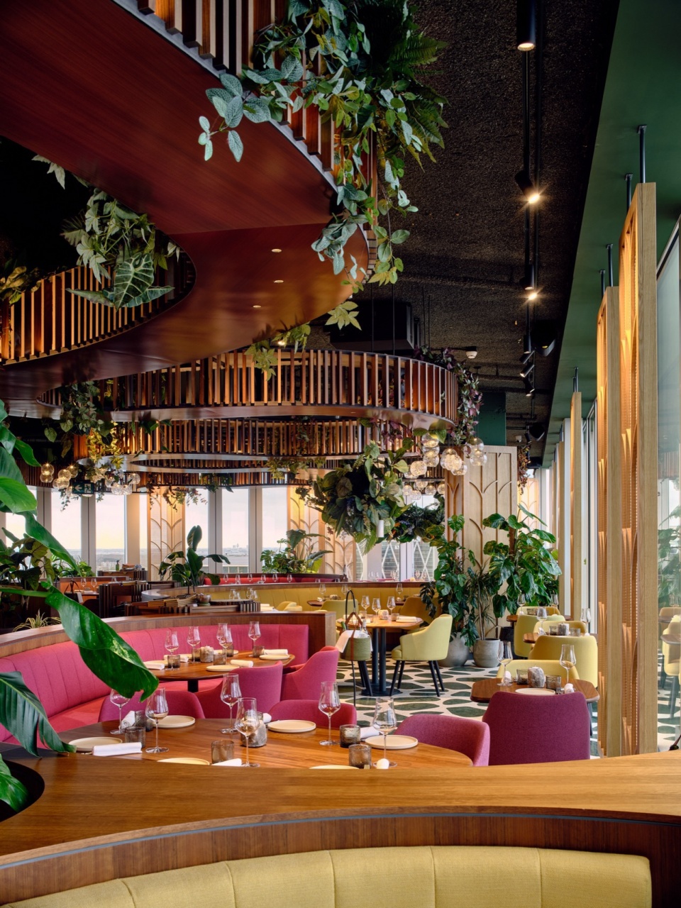Selva Restaurant EL EQUIPO CREATIVO