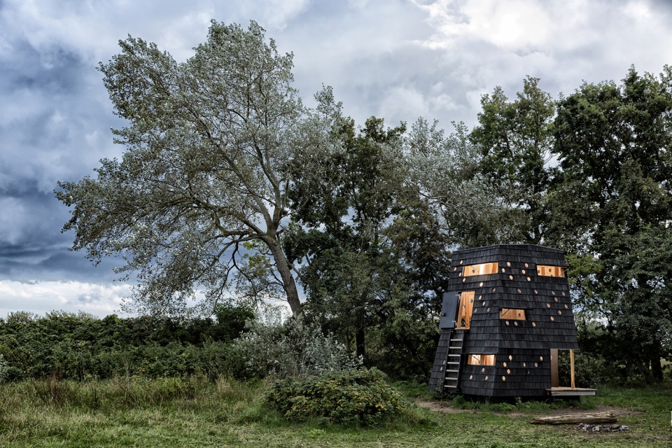 Shelters by the Sea by LUMO Architects