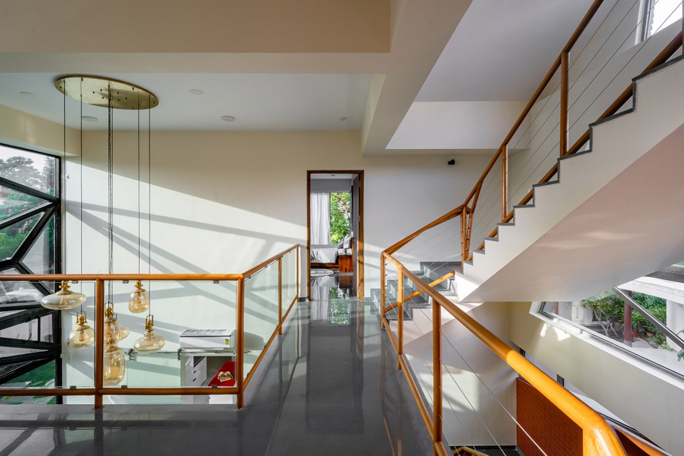 house of dynamic sunlight by hsc designs