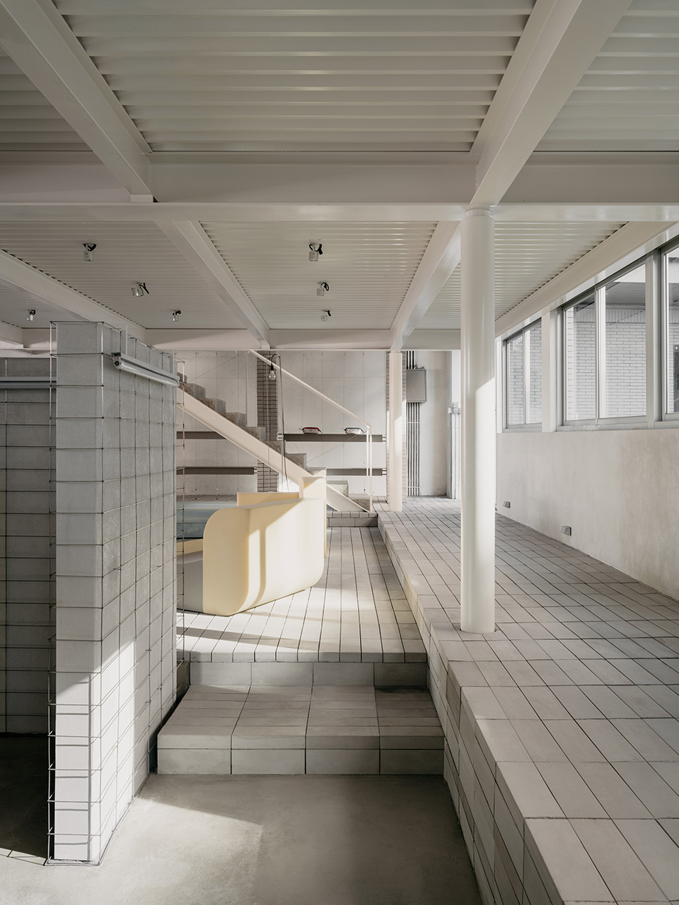 huncustom factory by oaoa studio