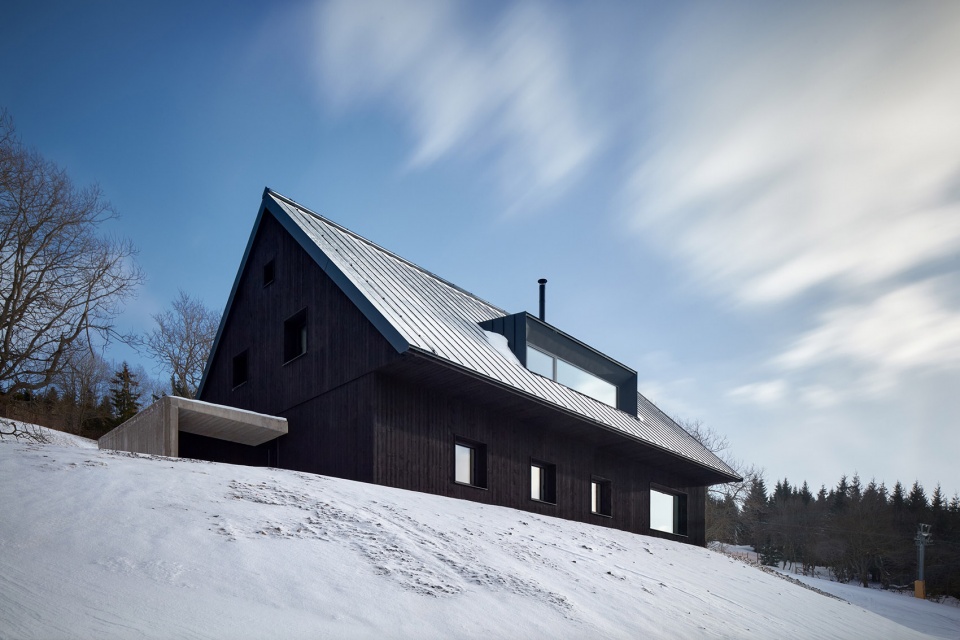 milada cottage by adr
