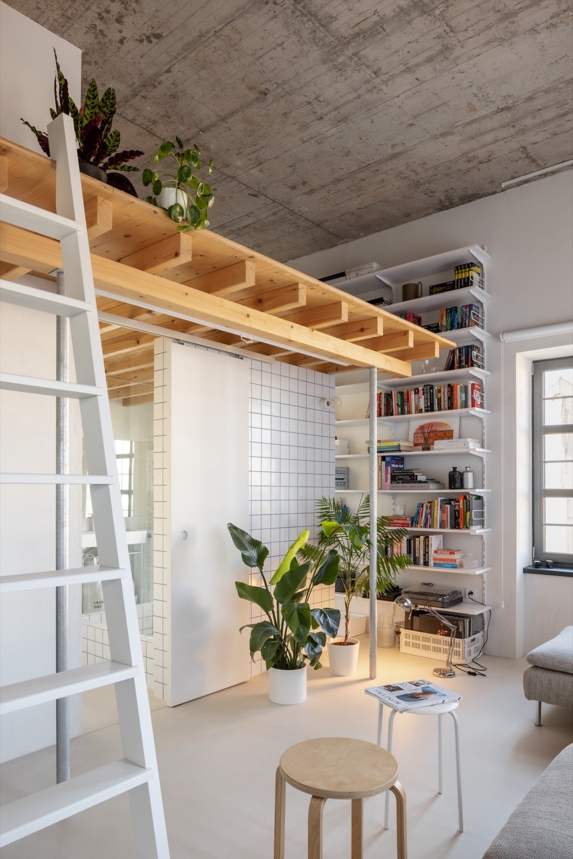 Pink Mill Apartment by Kilo/Honč - 谷德设计网