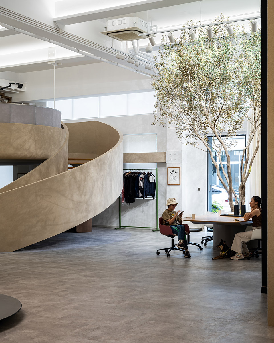 ufou land ufou slient gliss belux exhibition hall by lunar studio