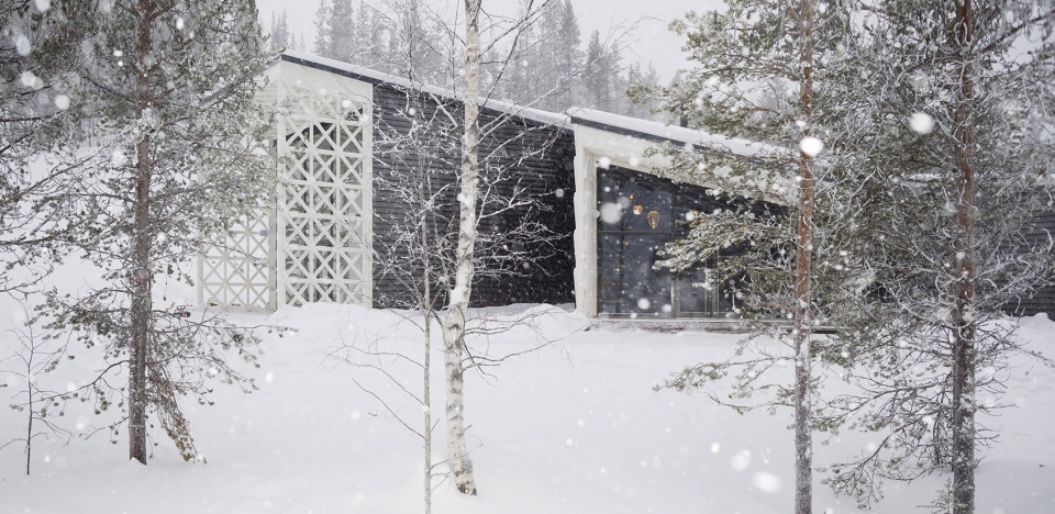 arctic treehouse hotel restaurant by studio puisto architects