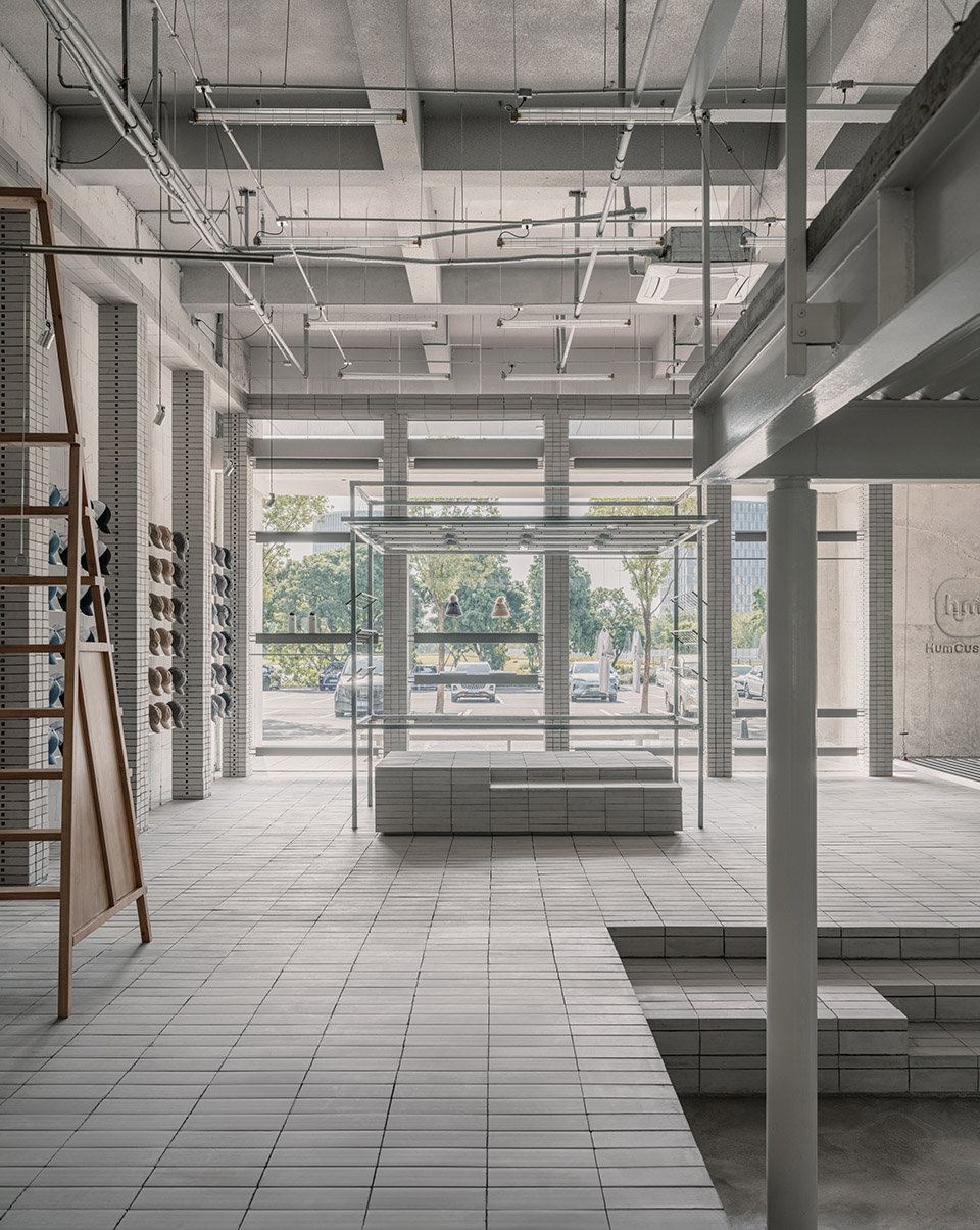 huncustom factory by oaoa studio
