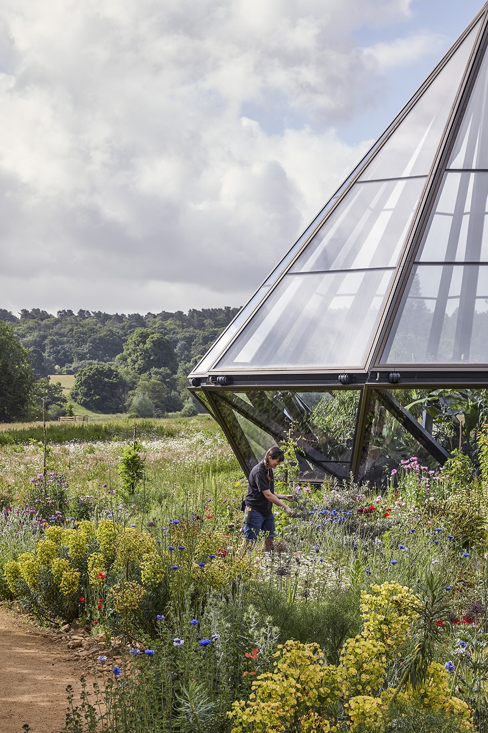 kinetic glasshouse and silk route garden by heatherwick studio 1