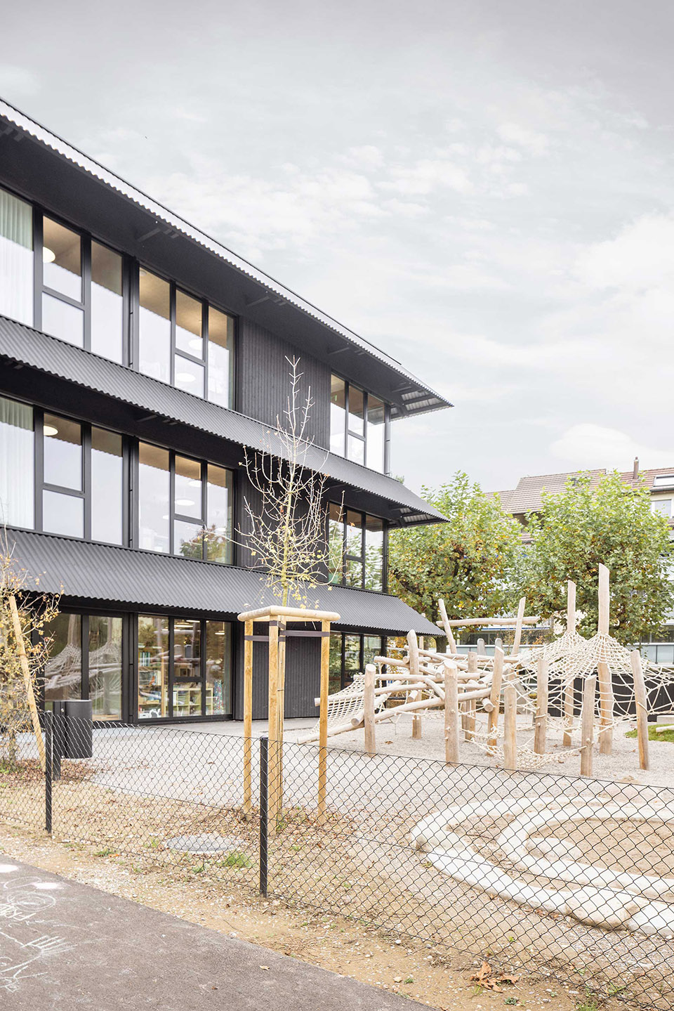 primary school steinwies schwerzenbach by schmid ziorjen architektenkollektiv