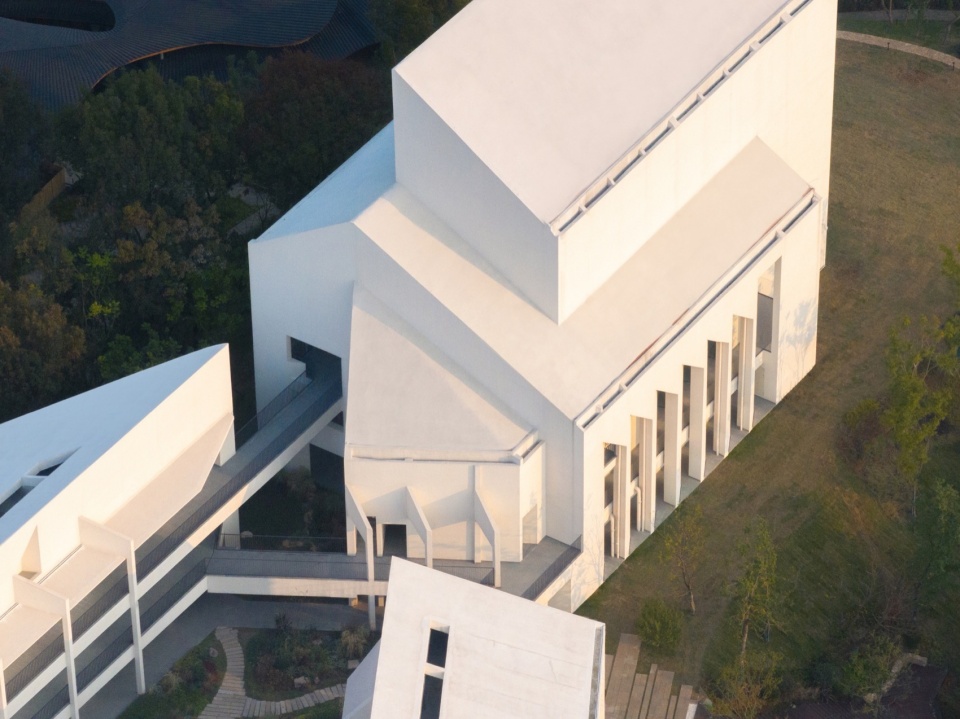 Central Music Park Kai Zhou New City Wedding Chapel and Hotel by STUDIO QI Architects
