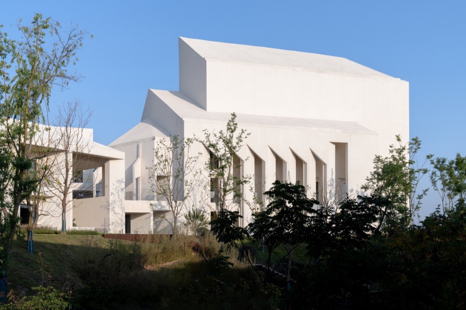 Central Music Park Kai Zhou New City Wedding Chapel and Hotel by STUDIO QI Architects