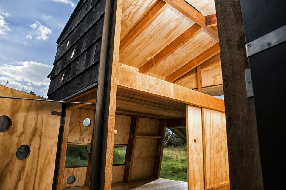 Shelters by the Sea by LUMO Architects