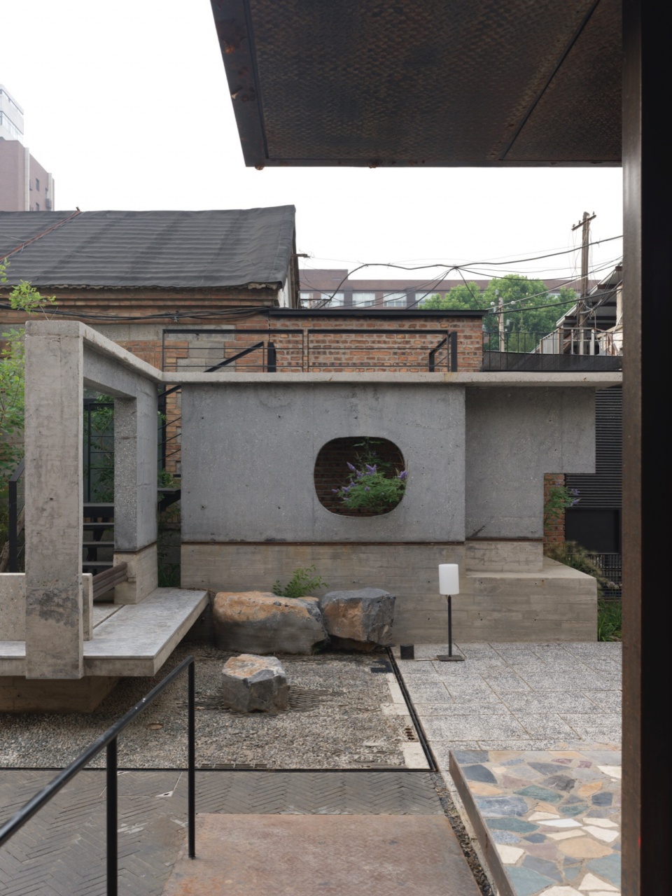 Concrete Screen Courtyard of Wind H Art Center 751 Phase 2 Phase 3 by Jin Qiuye Studio