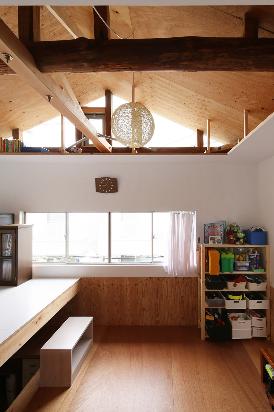 floor and ceiling house by kochi architects studio
