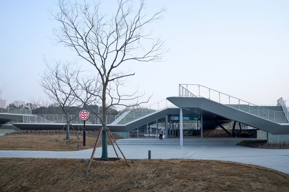 Meandering In Forest South Sanlin Station of Shanghai Airport Link by Original Design Studio TJAD