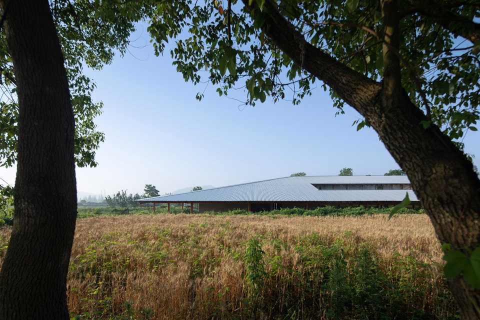hangzhou digital farm operation center by studio dali architects