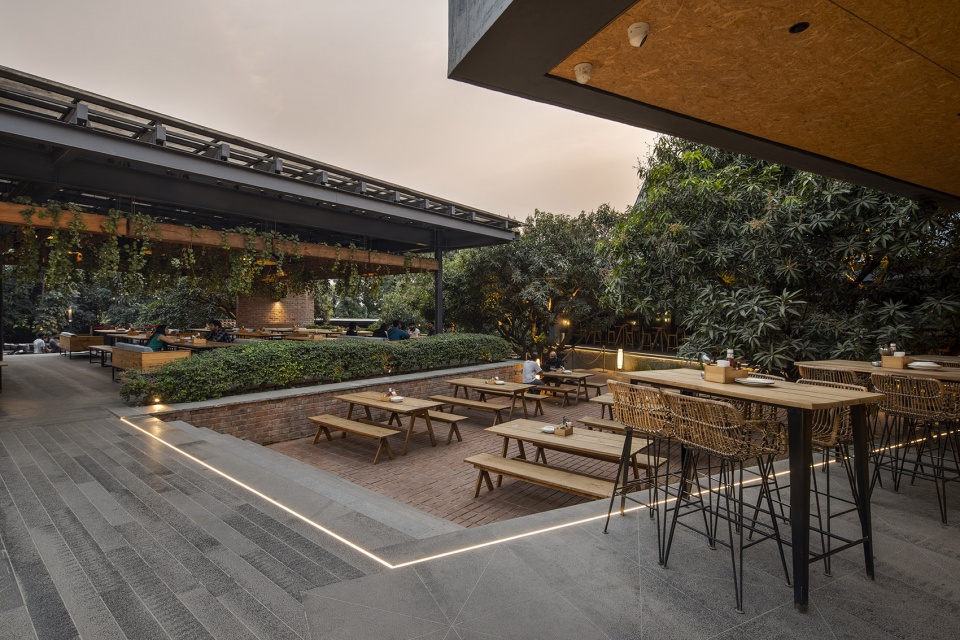 zero 40 by 23 degrees design shift
