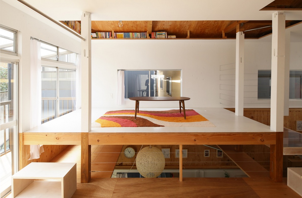 floor and ceiling house by kochi architects studio