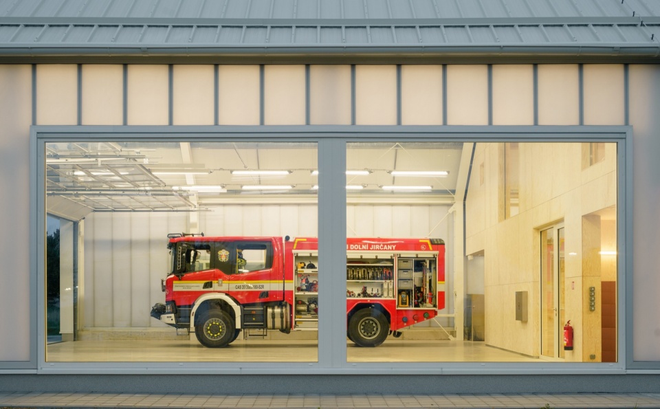 jircany fire station SOA architekti