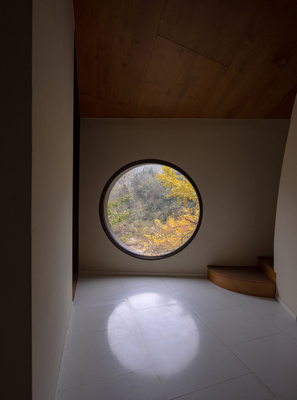 the treehouse mask in the forest by moguang studio