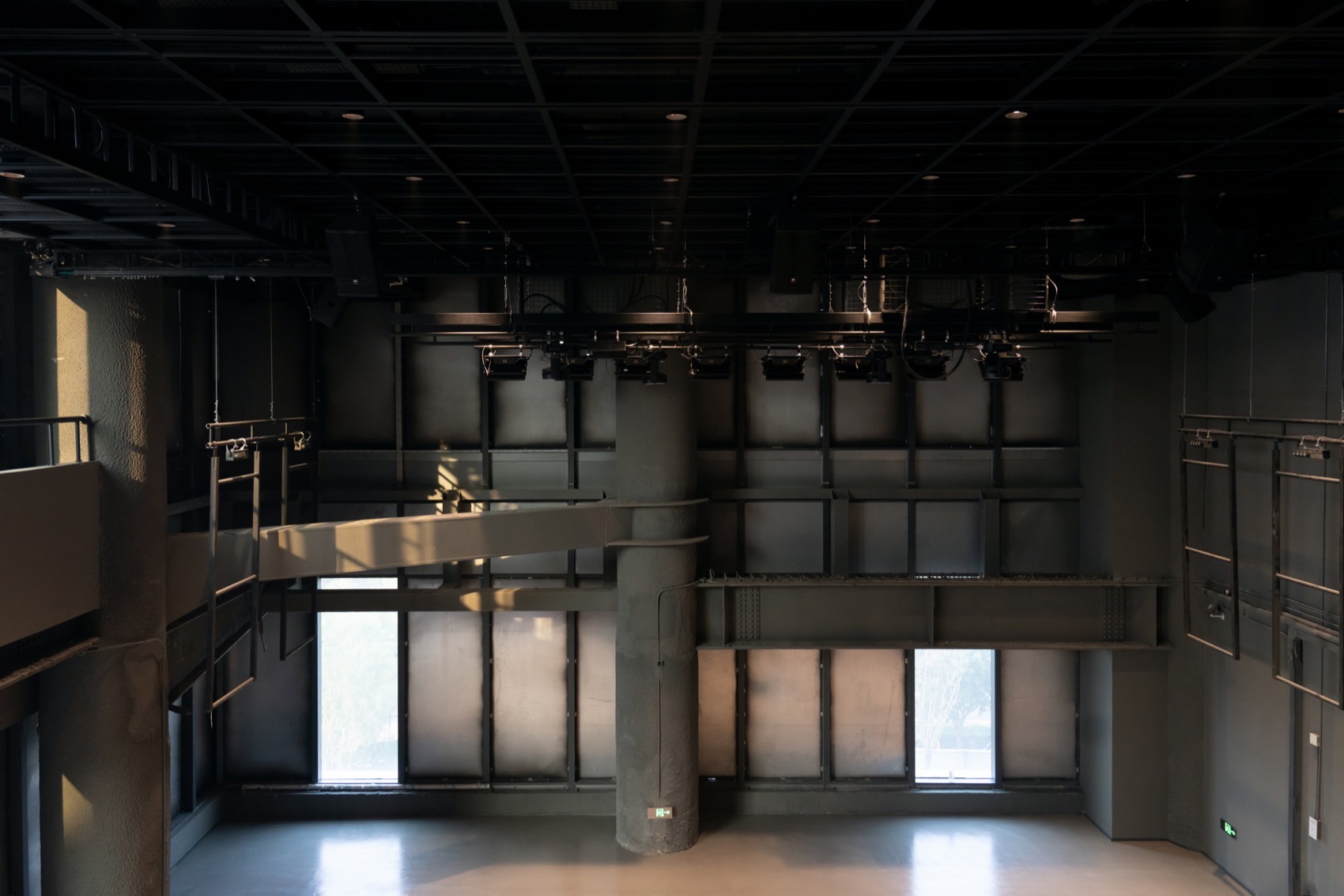 “mumu theater” interior design by office yet & MAAN DESIGN STUDIO - 谷德设计网