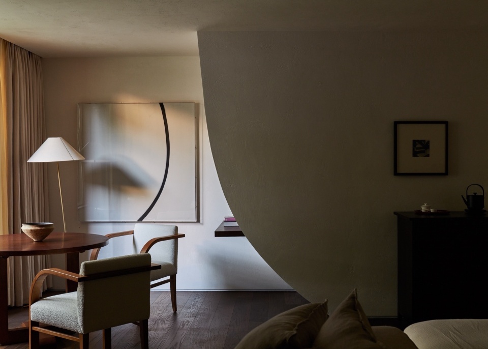 Suzhou Changyuan Youxiong Hotel by Atelier Deshaus