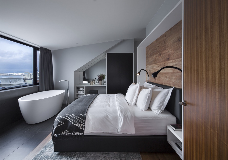 ION City Hotel by Minarc