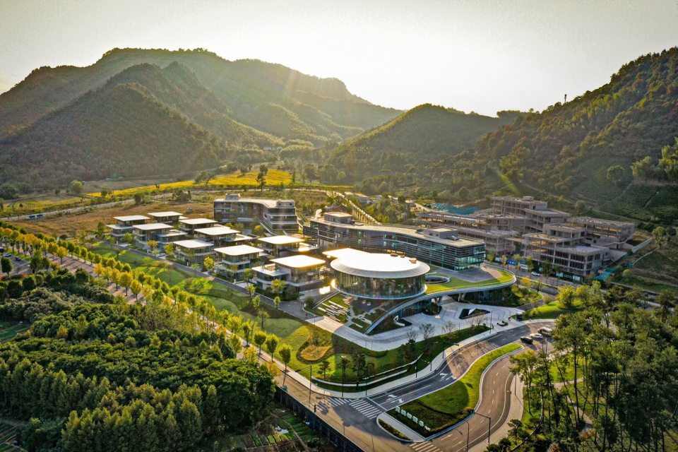 Lingfeng Smart Valley Platform Demonstration Zone Construction Project by The Design Institute of Landscape Architecture China Academy of...
