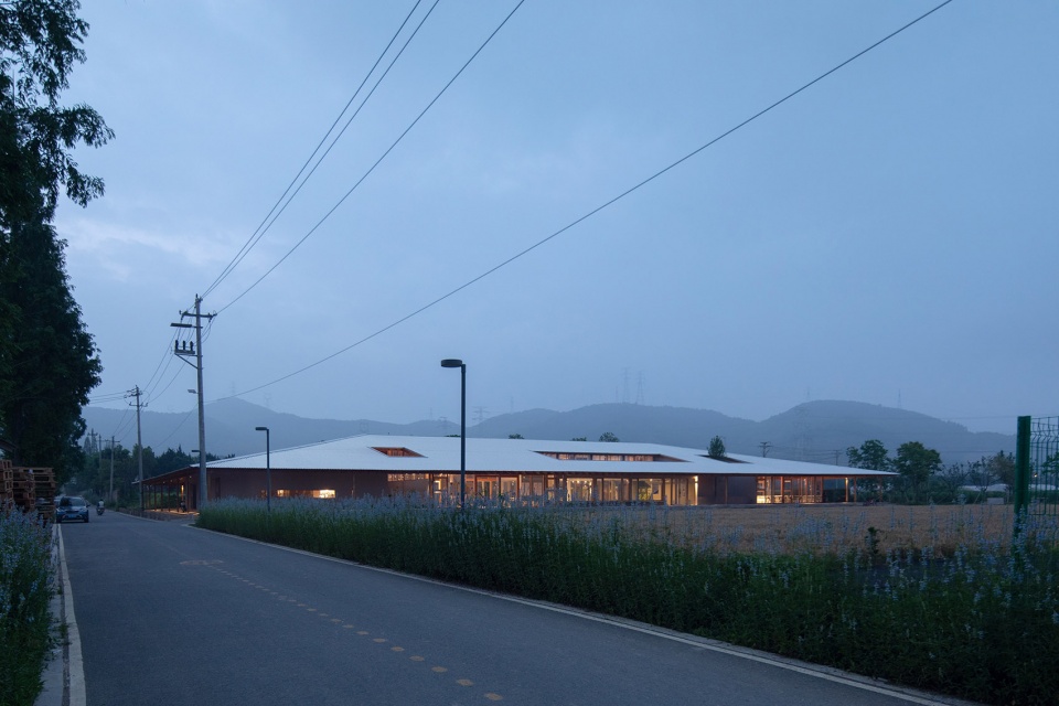 hangzhou digital farm operation center by studio dali architects