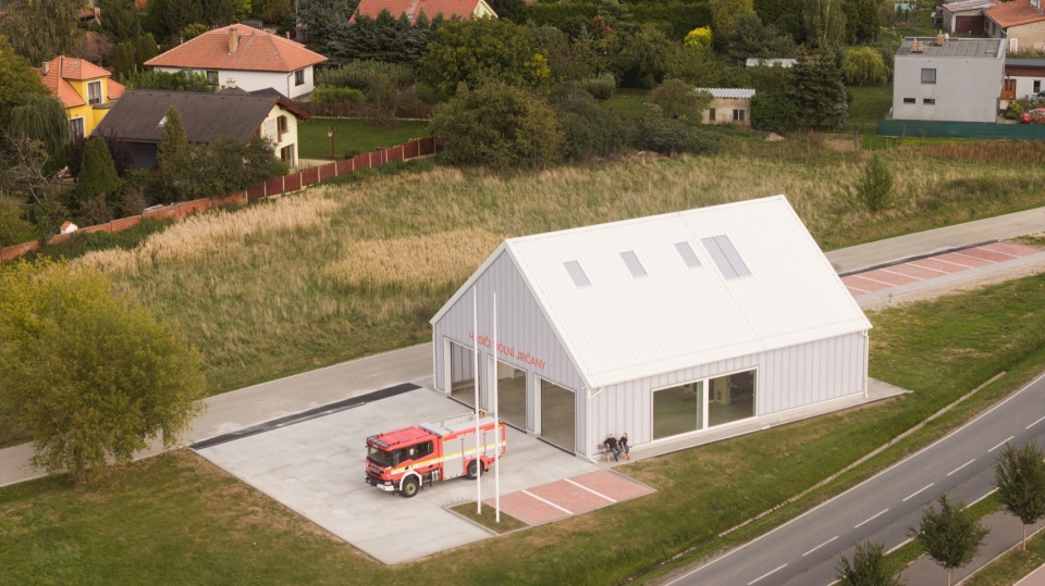 jircany fire station SOA architekti