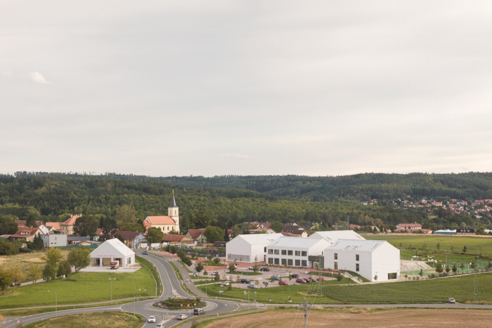 jircany fire station SOA architekti