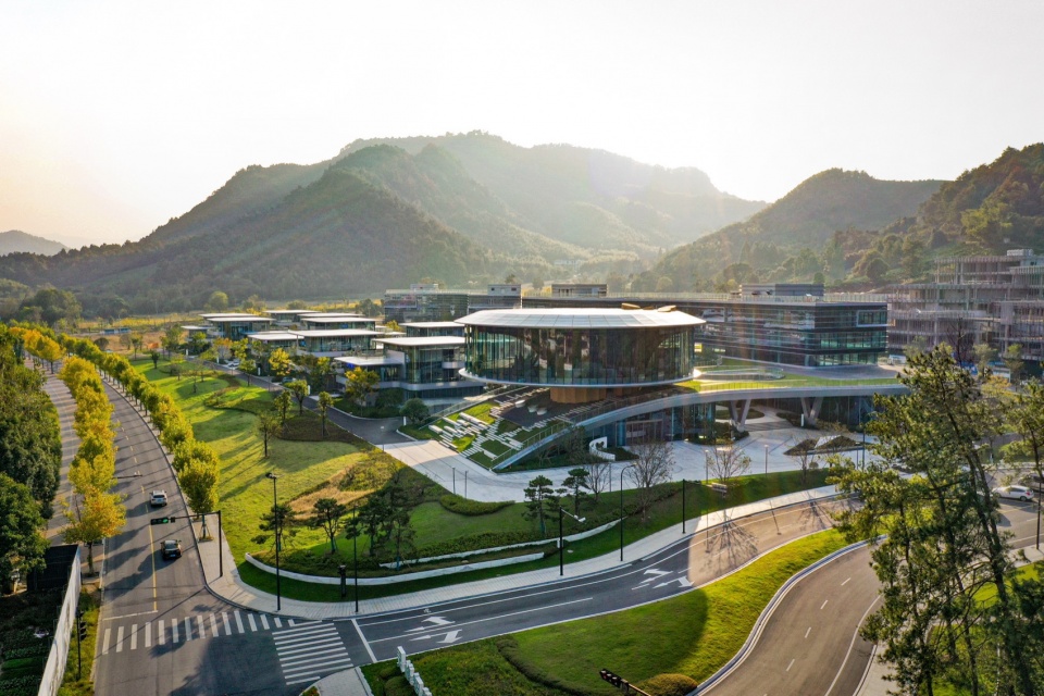 Lingfeng Smart Valley Platform Demonstration Zone Construction Project by The Design Institute of Landscape Architecture China Academy of...