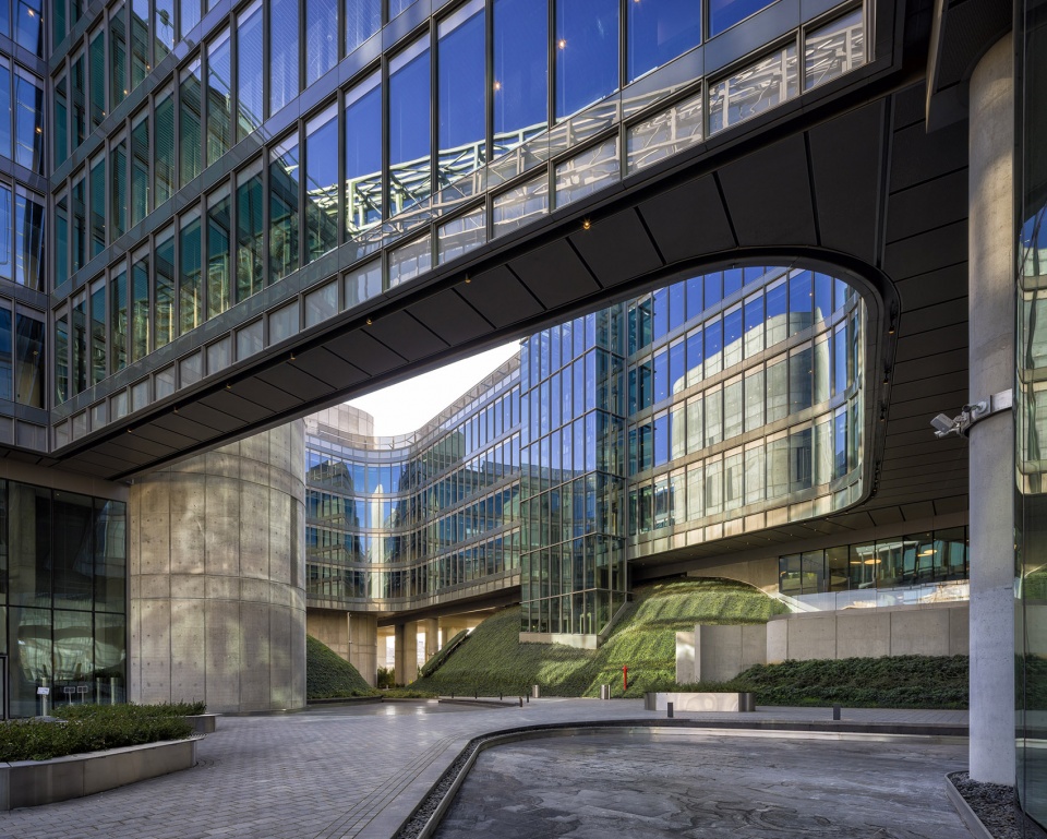 garanti bank by era architects