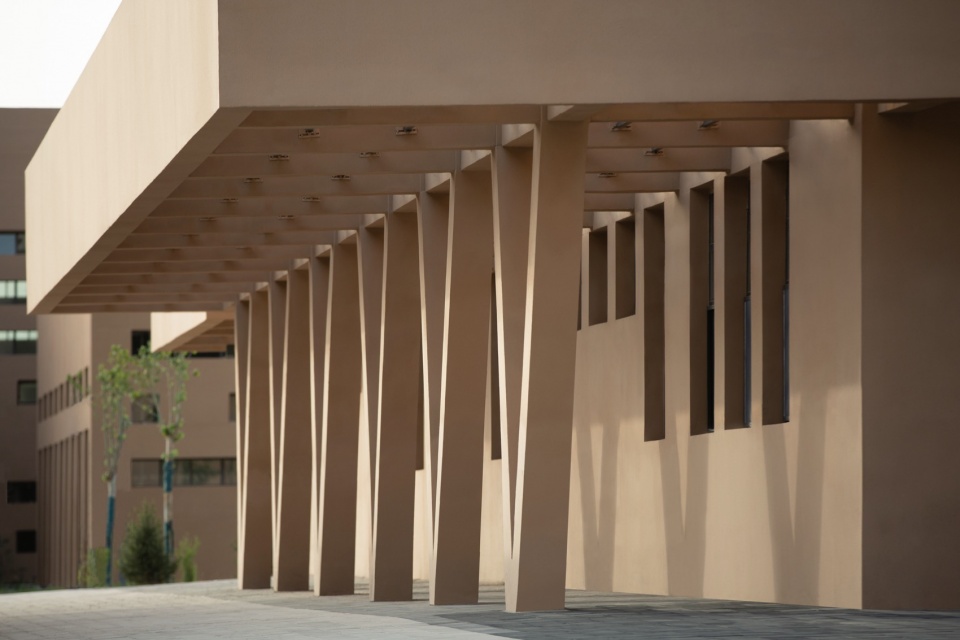 TARU New Campus Library and Information Center by CADG