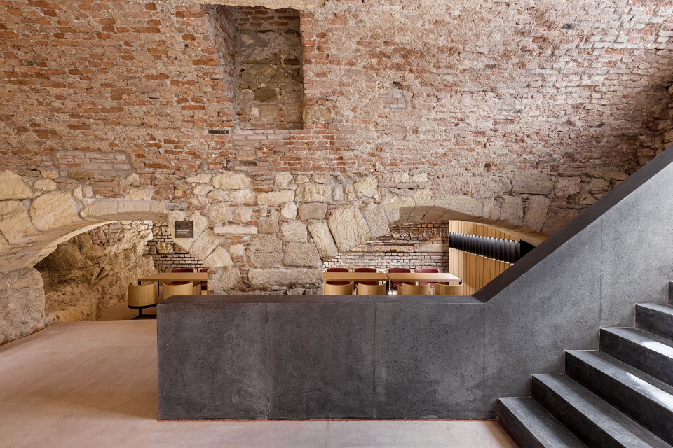 reconstruction modernization and extension of historic town hall of buda by hetedik muterem ltd