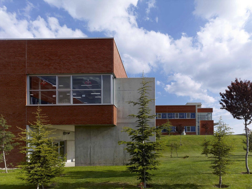 Ted Ankara College by Uygur Architects
