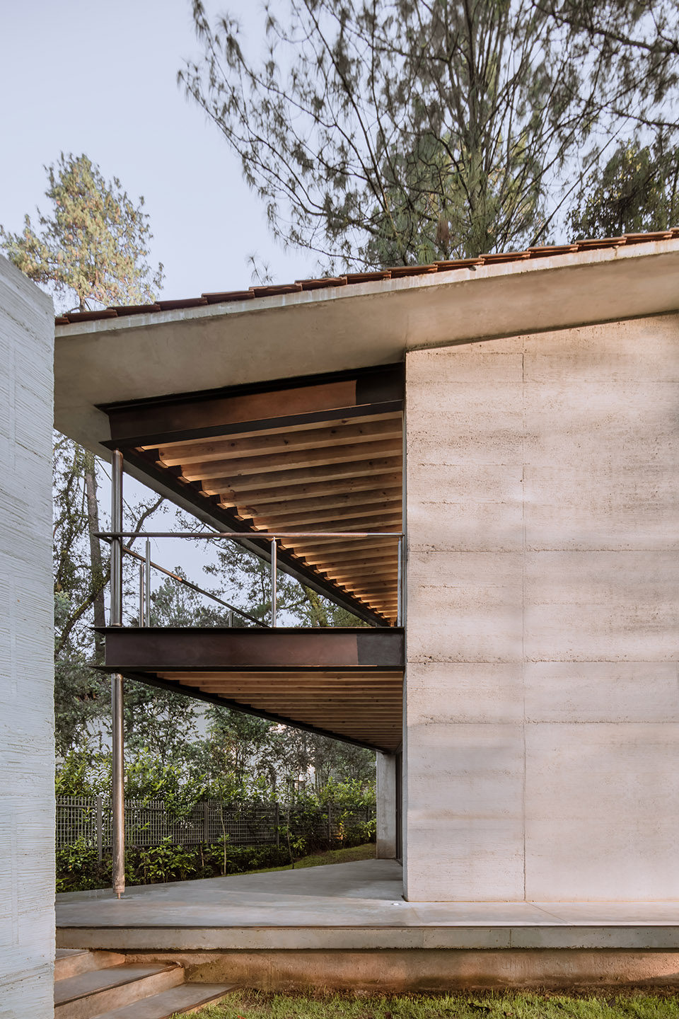 the house of the tall trees by 1i arquitectura