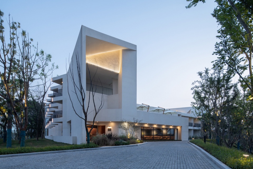 Central Music Park Kai Zhou New City Wedding Chapel and Hotel by STUDIO QI Architects