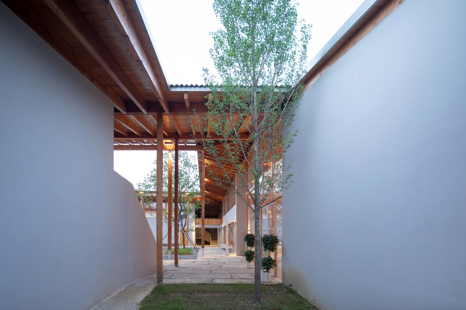 hangzhou digital farm operation center by studio dali architects