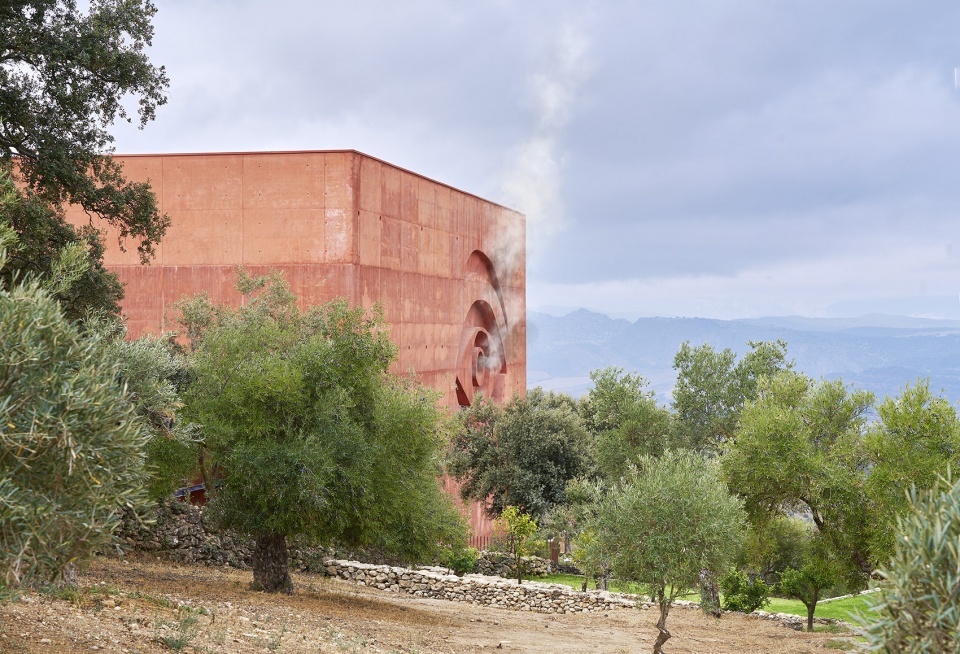 la almazara by philippe starck